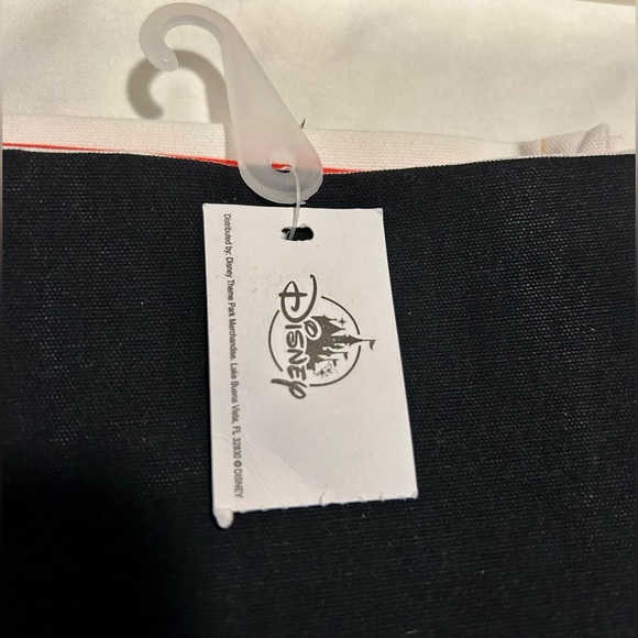 Disney Mousewares Kitchen Towel Set Embroidered Mickey & Minnie Mouse. NWT. - Picture 5 of 5